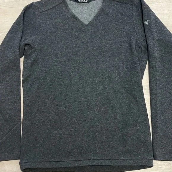 Arc'teryx Gray Donavan V Neck Wool Blend Sweater Men's Size M